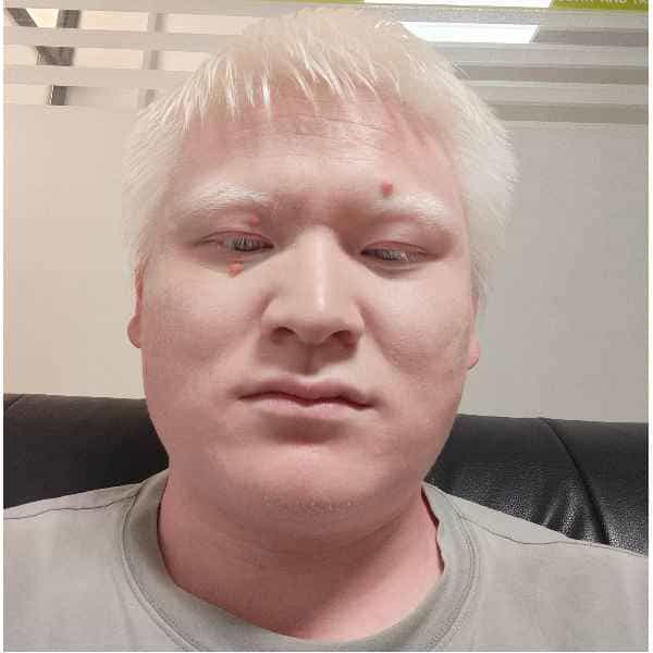 30岁岁安徽单身帅哥 - 深圳吉缘网